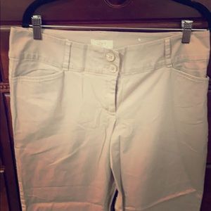 Excellent Condition! Loft Curvy Crop Pants. 10